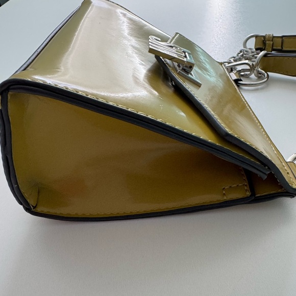 Steve Madden Yellow Mini Bag with Top Handle and Detachable Chain Strap - Picture 16 of 16